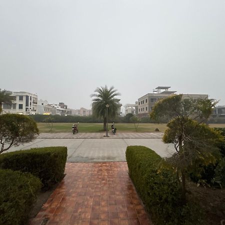 Pearl Suites At Omex Entrenity Vrindavan Exterior photo